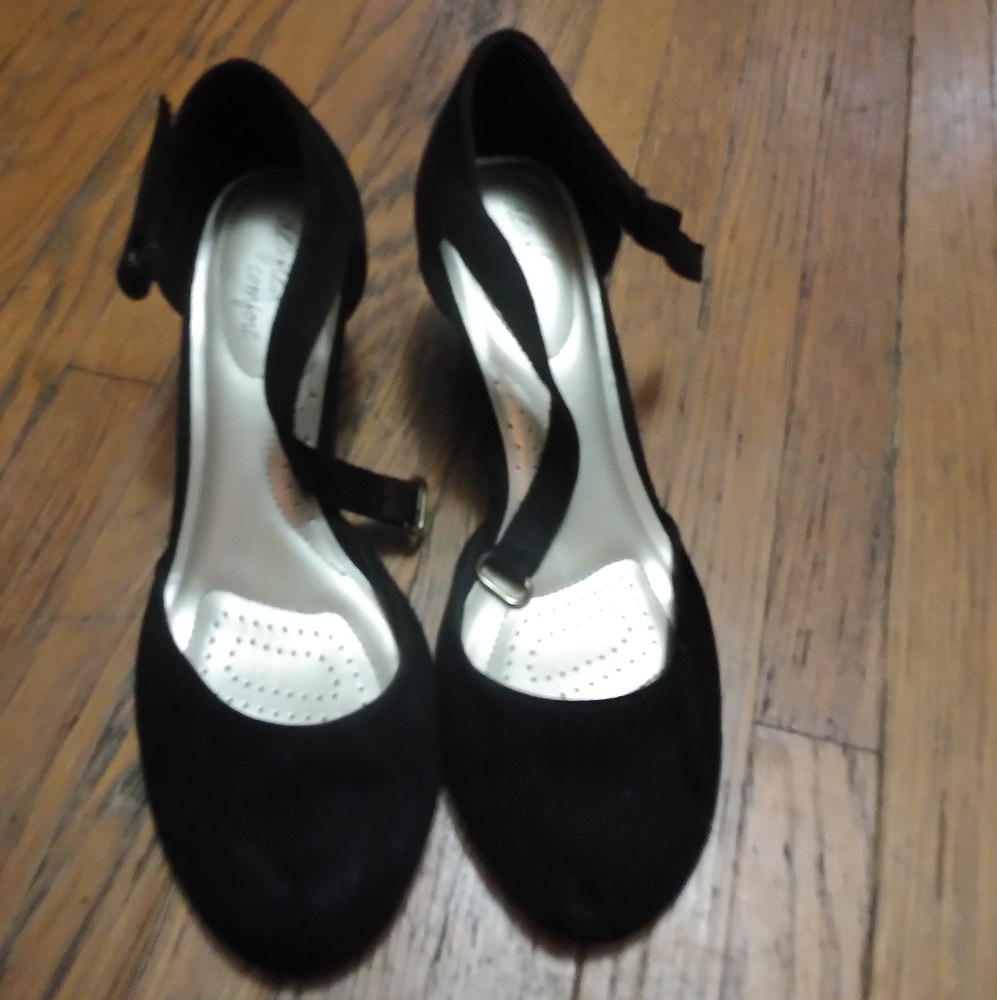 Black 7 1/2 high heels